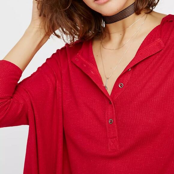 Free People Benedict Henley Strawberry Red Waffle Knit Oversized Hi Low Tunic - Picture 4 of 16